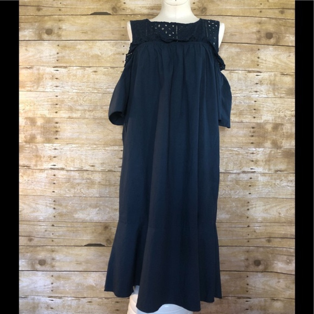 ◾️Luma Dress shoulder off blue Century 21